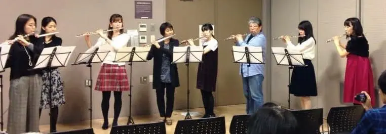 おさらい会での合奏風景